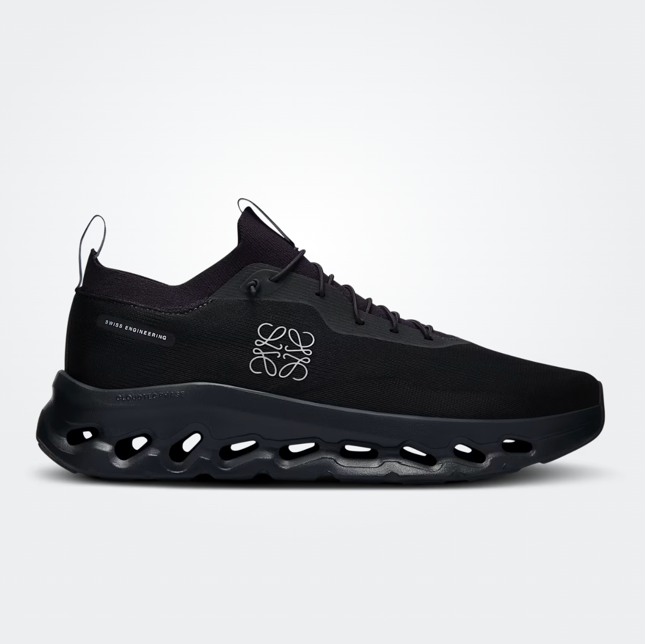 Cloudtilt LOEWE Black